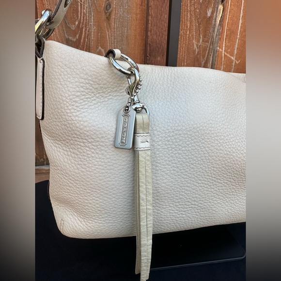 🦢Vintage Coach Hobo White Pebbled Leather Shoulder Bag 1429 🦢 - Picture 3 of 12